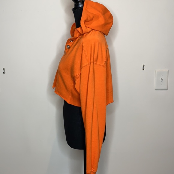 Sweater Crop Top - Picture 3 of 4